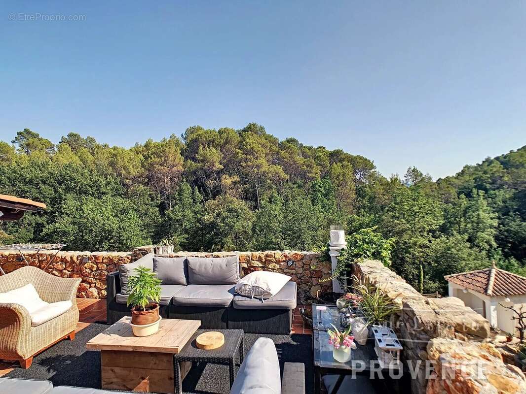 Maison à SAINT-ANTONIN-DU-VAR