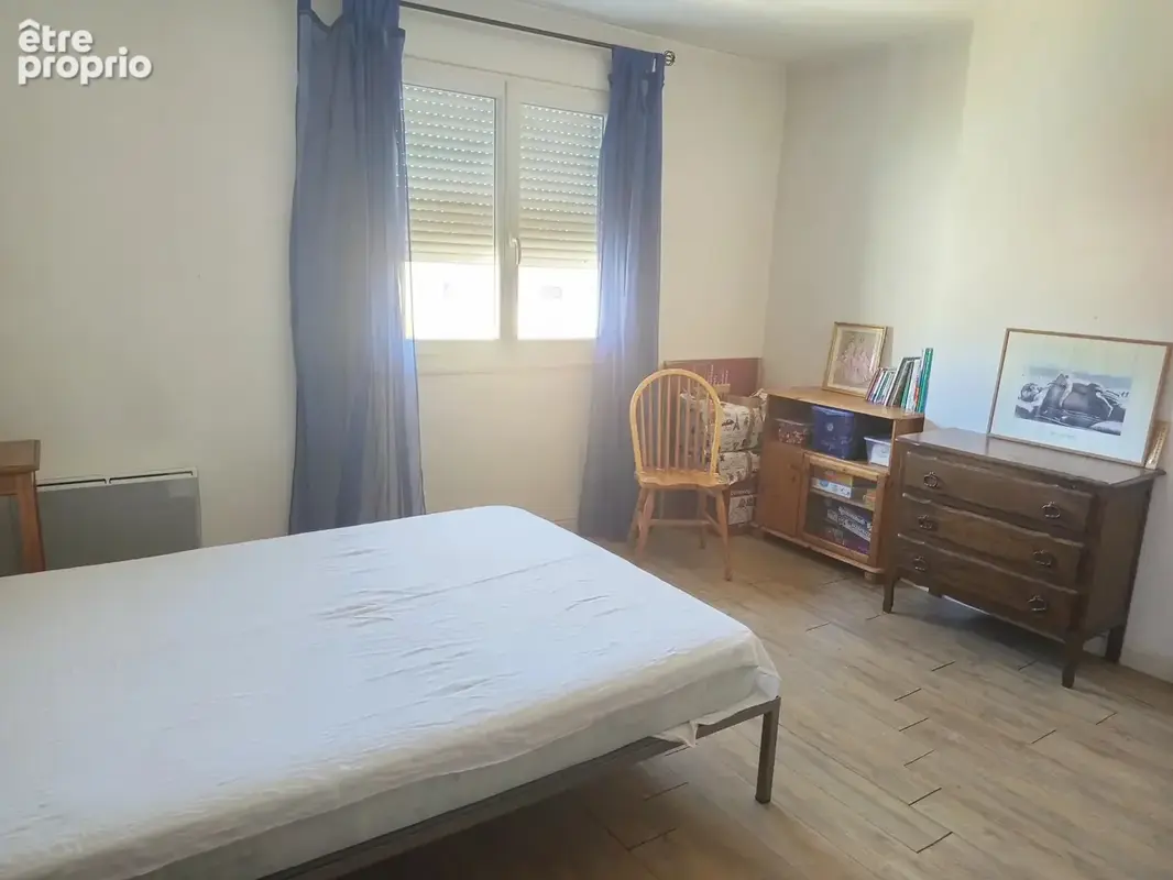 LUNEL — Vente urgente : Maison de ville 90 m² avec cour privative à prix sacrifié - photo 3