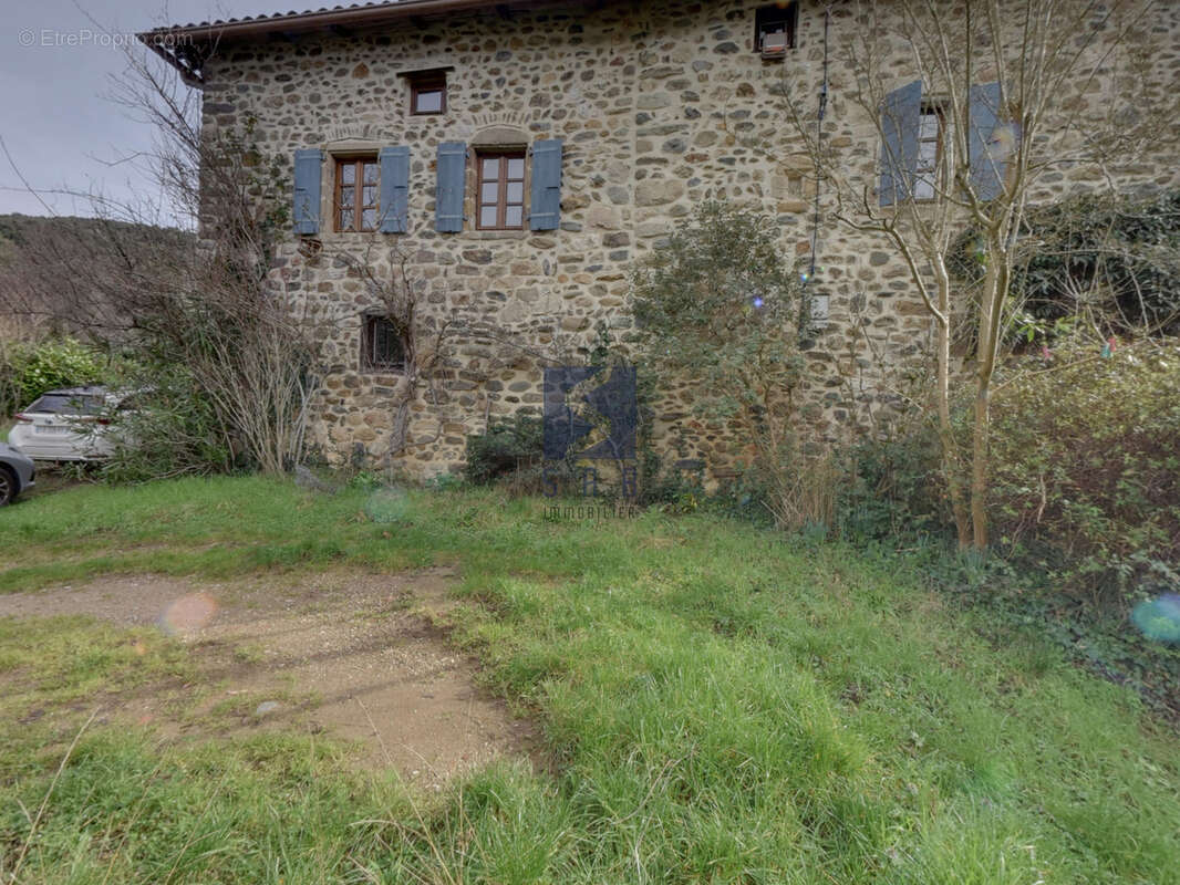 Maison à SAINT-FORTUNAT-SUR-EYRIEUX