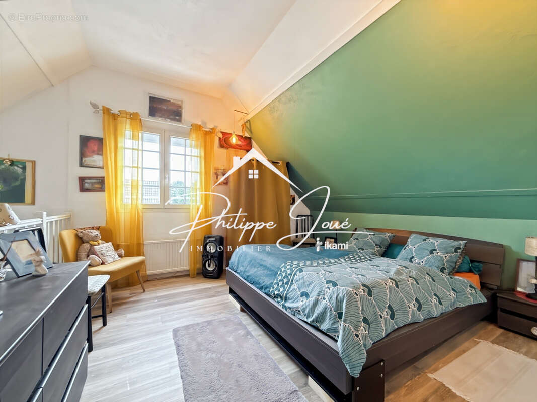 Maison à THORIGNY-SUR-OREUSE