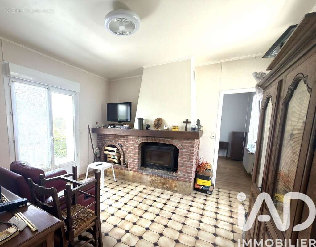 Maison 61 m² à Combles  - photo 9