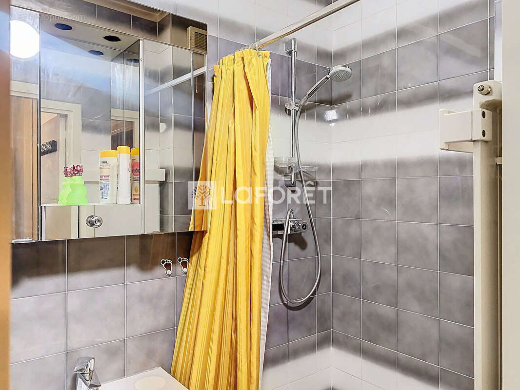 Appartement à L&#039;HAY-LES-ROSES