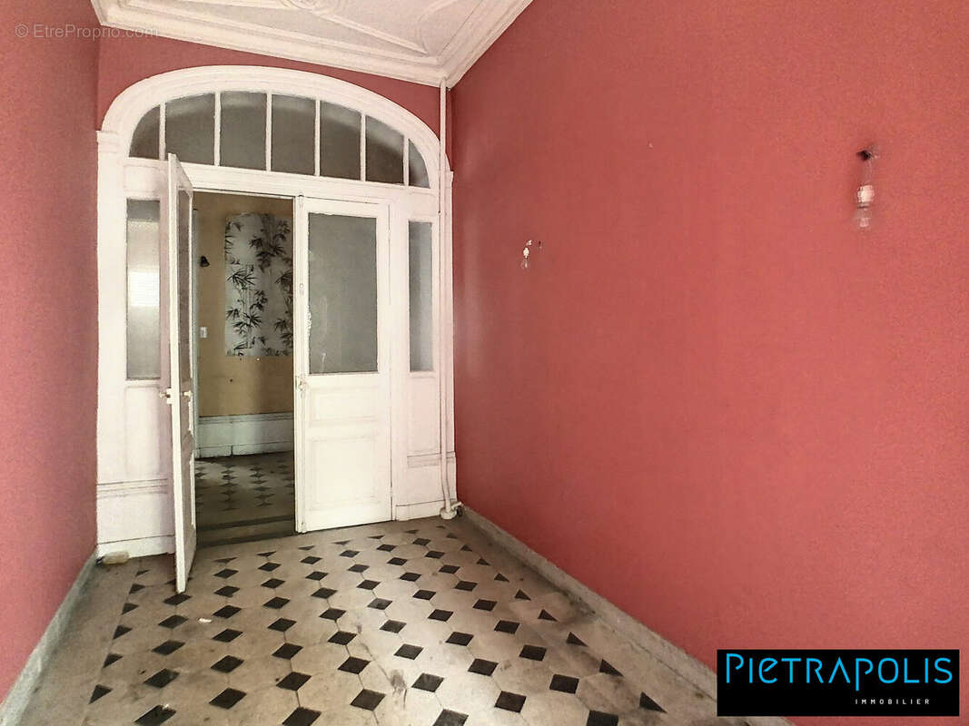 Appartement à SAINT-GEORGES-DE-RENEINS