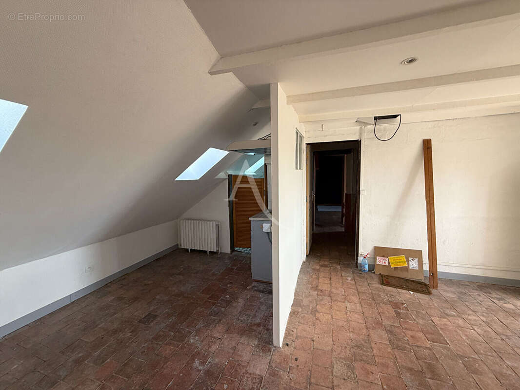 Appartement à LES PONTS-DE-CE