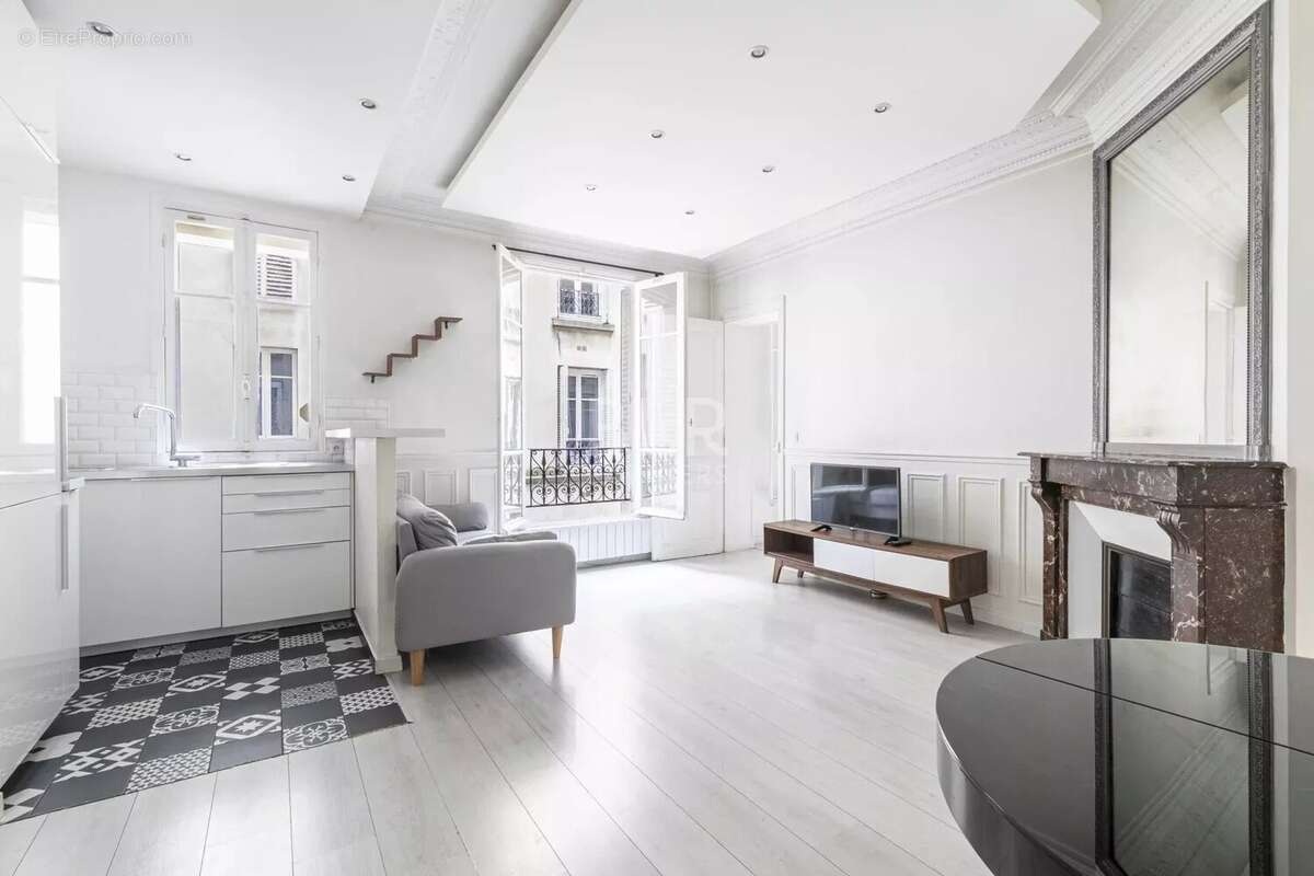 Appartement à PARIS-18E