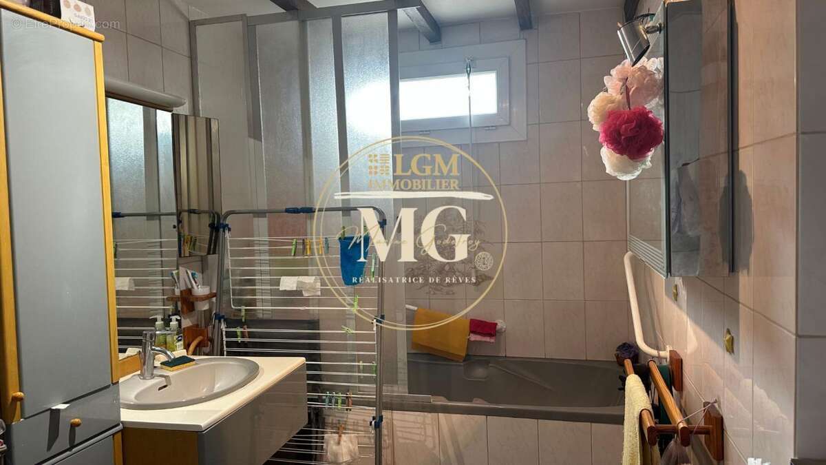 Appartement à MAUGUIO