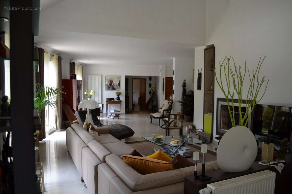 Maison à SAINT-REMY-L'HONORE