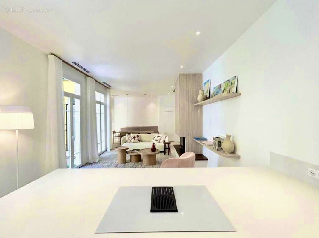 Cannes centre rare villa t4 de 131m2 terrasse de 105m2 - photo 8