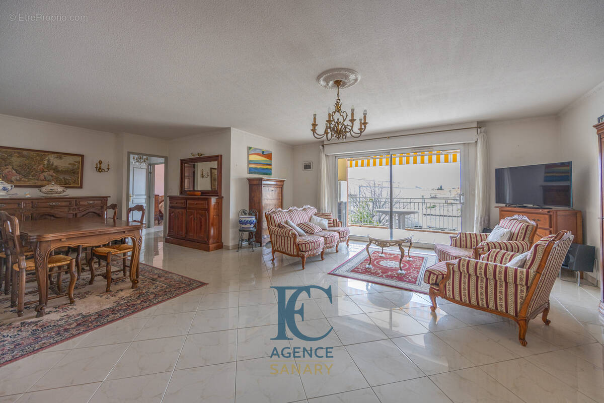 Appartement à SANARY-SUR-MER