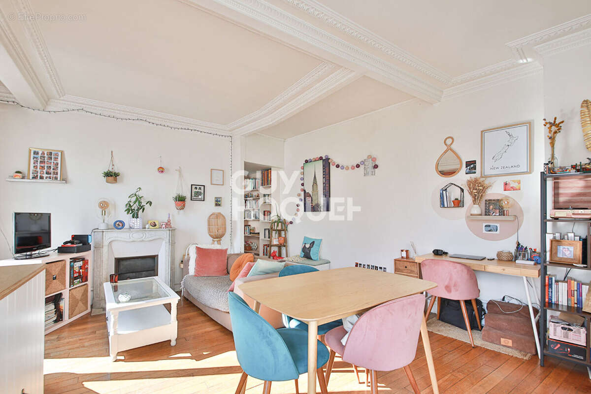 Appartement à PARIS-15E