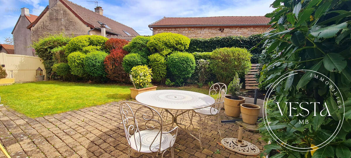 Maison à FLEUREY-SUR-OUCHE