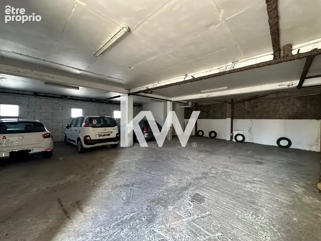 Parking 116 m² à Saint-Etienne  - photo 2