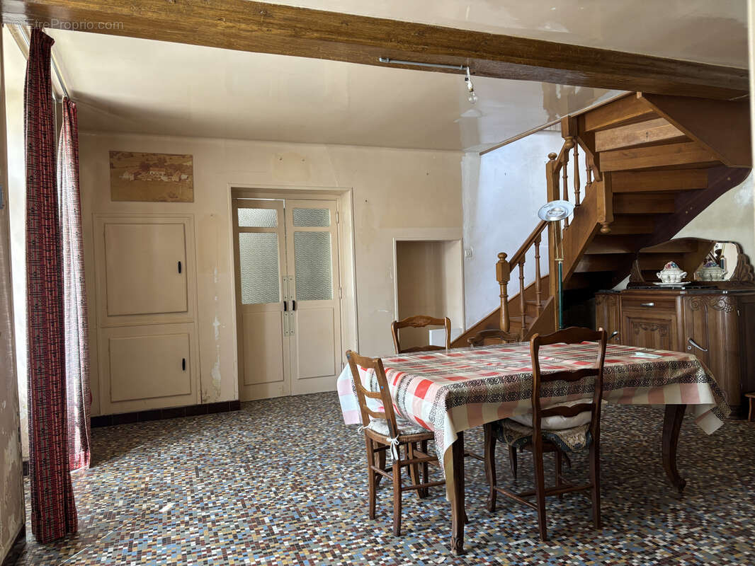 Maison à MAUVES-SUR-HUISNE