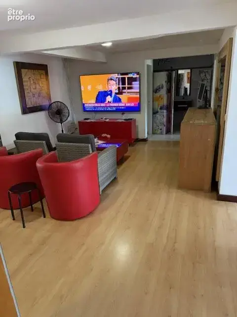 Villa 310 m² divisée en deux appartements Piscine et vue dégagée — Terrain de 1 076 m² - photo 27