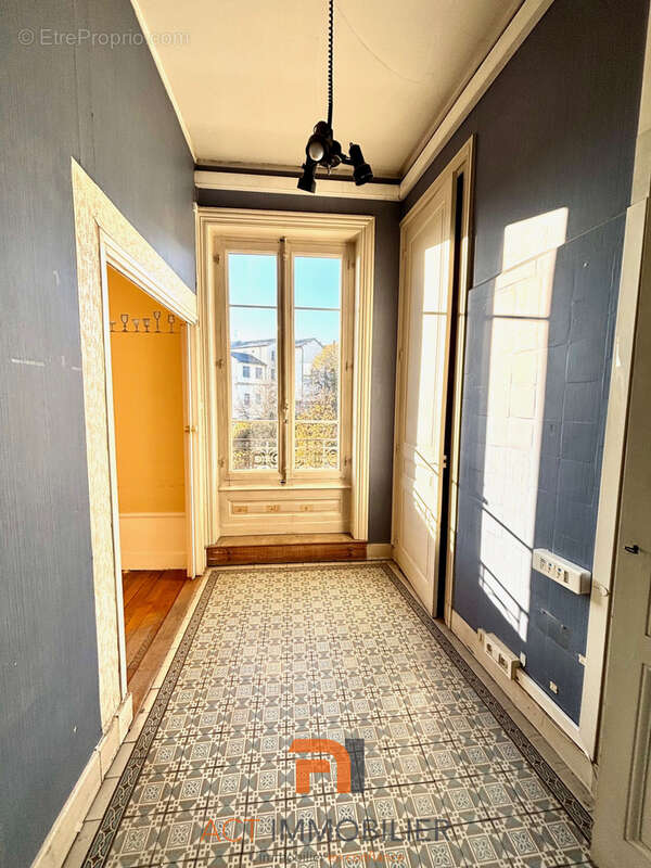 Appartement à L'ARBRESLE