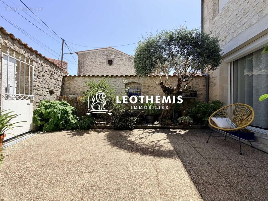 Maison à MESCHERS-SUR-GIRONDE