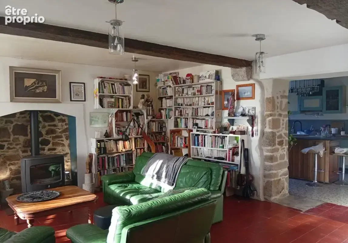 Aubigny-Les Clouzeaux, Maison en pierre dans le bourg 4 chambres avec jardin env. 800 m² - photo 2