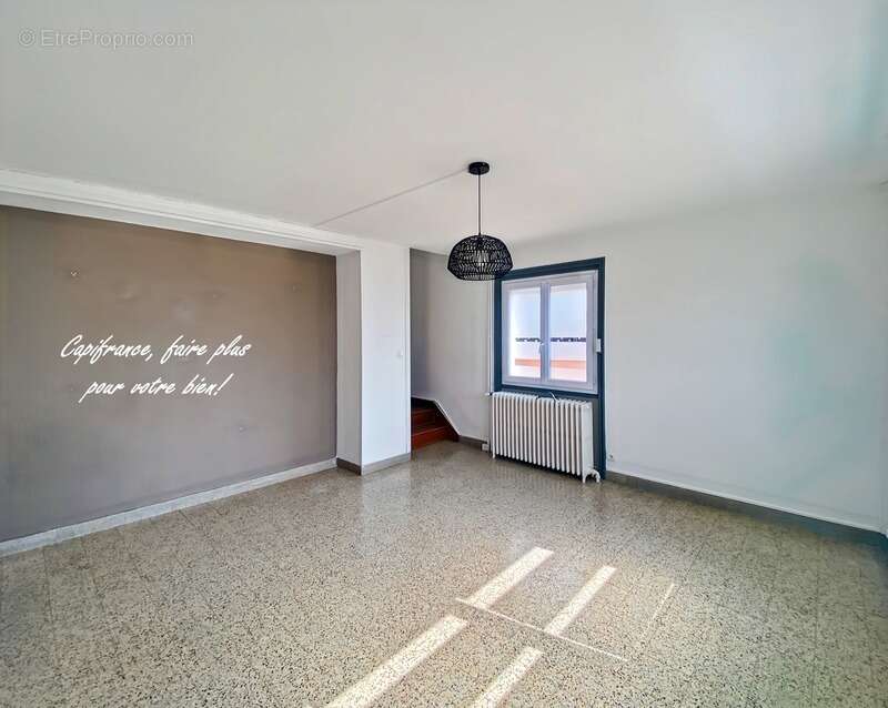 Maison à LA CLAYETTE