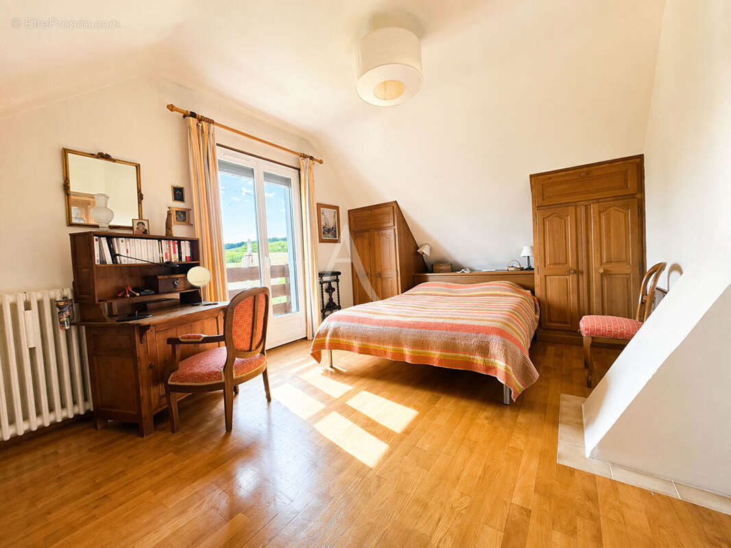 Maison à BURES-SUR-YVETTE