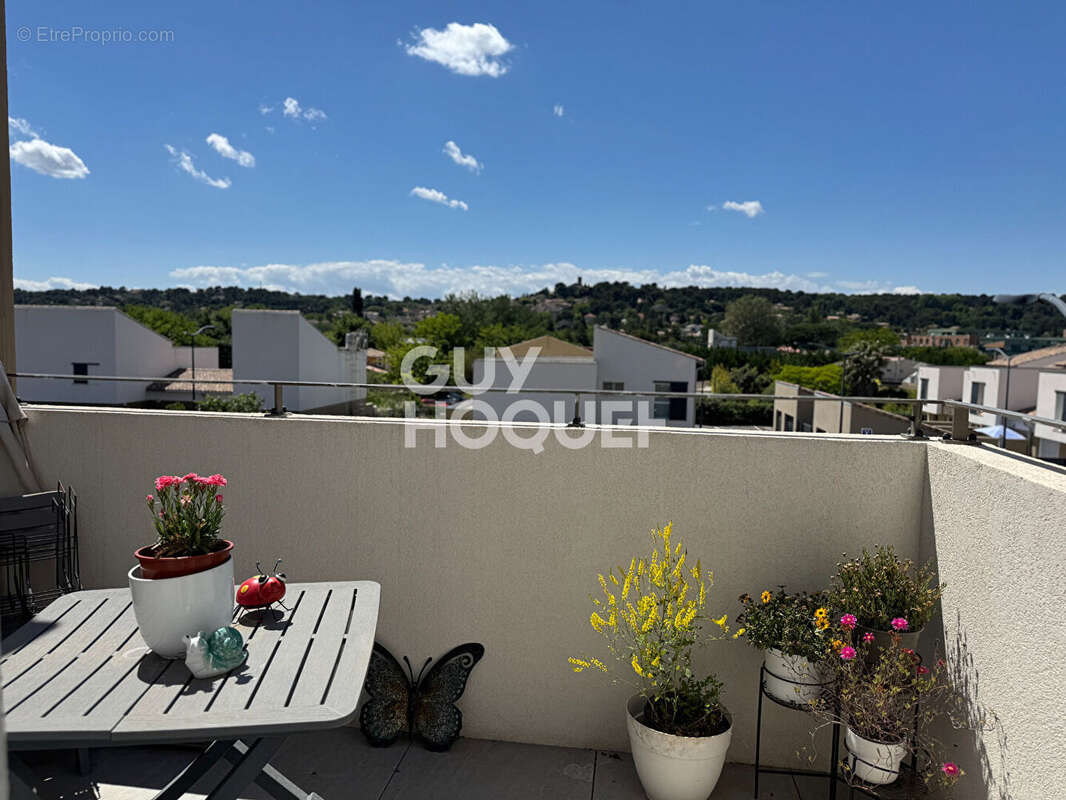 Appartement à CHATEAUNEUF-DE-GADAGNE