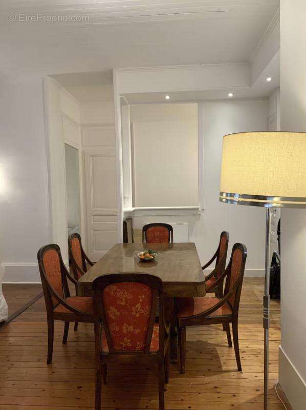 Appartement à PARIS-20E