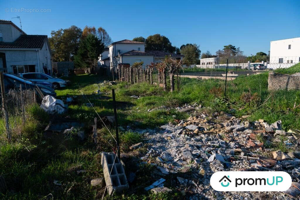 Terrain à MONTBETON