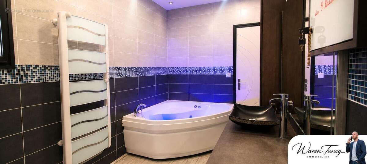 Maison avec piscine et logement locatif – Chaillé-Les-Marais (85450) - photo 4