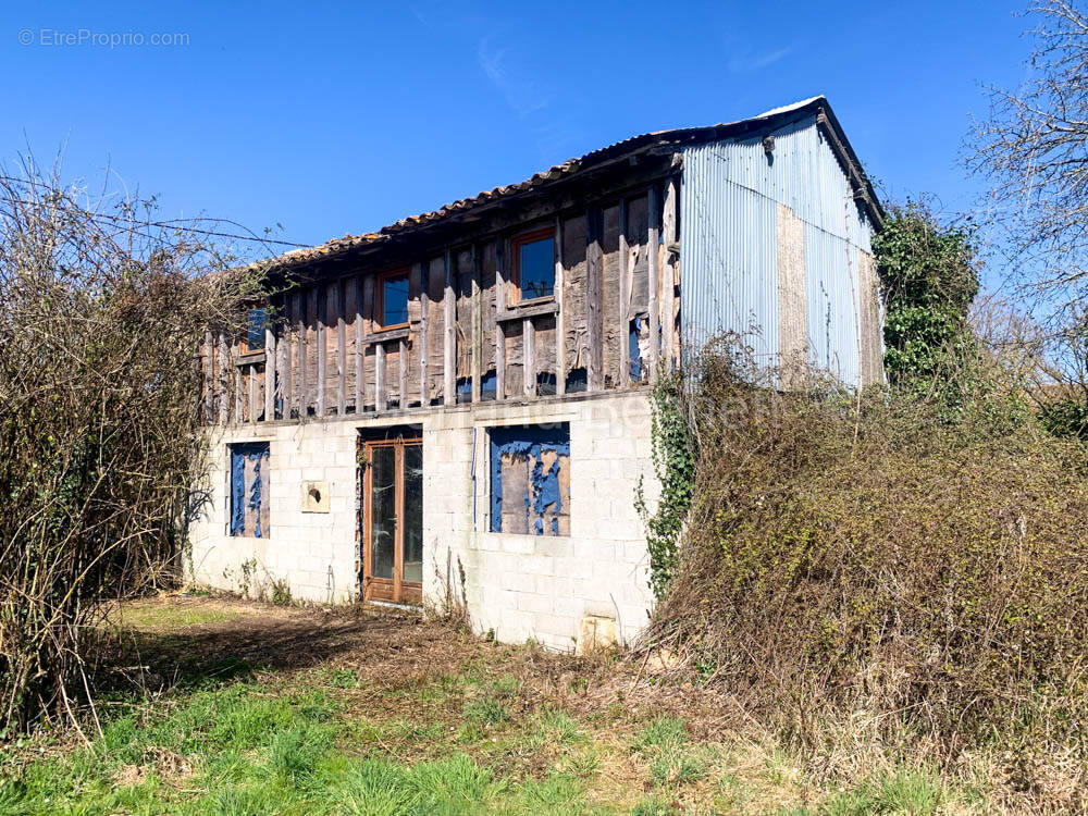 Terrain à SAUZE-VAUSSAIS
