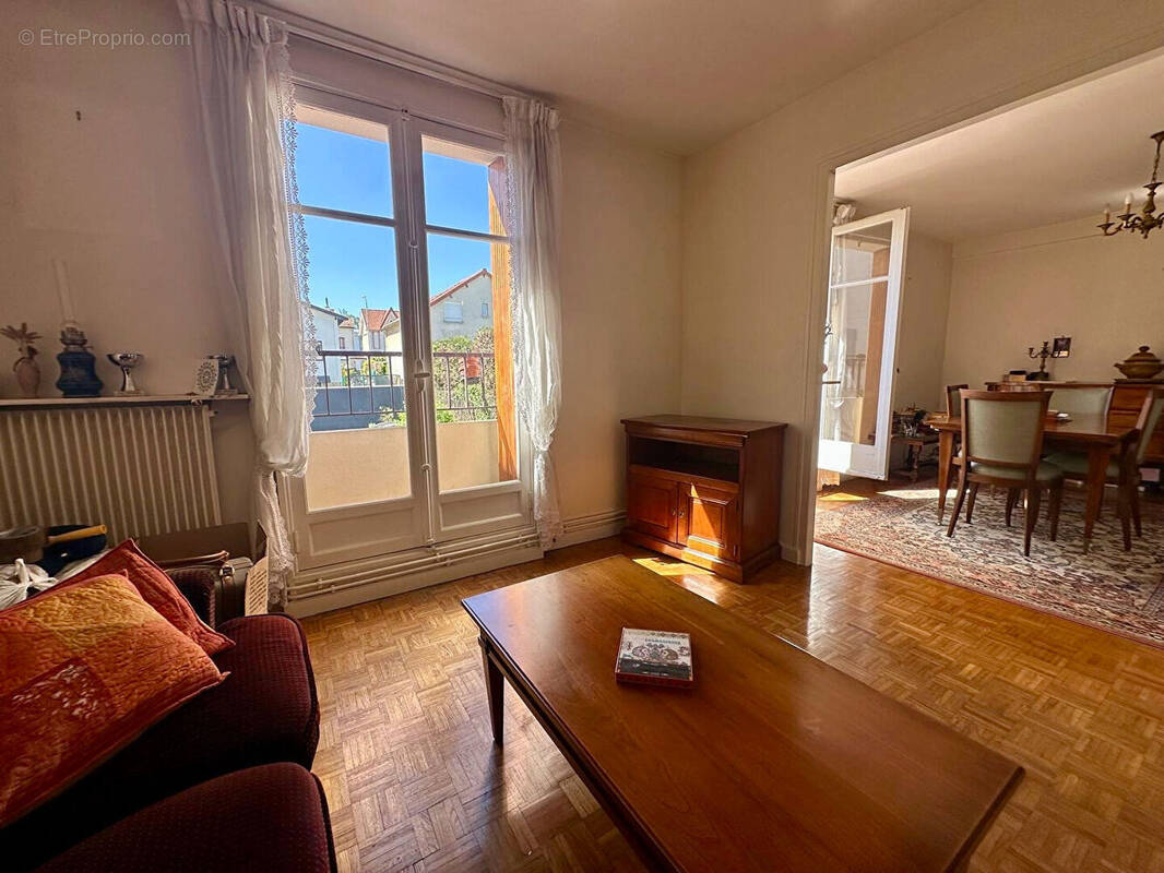 Appartement à LE PERREUX-SUR-MARNE