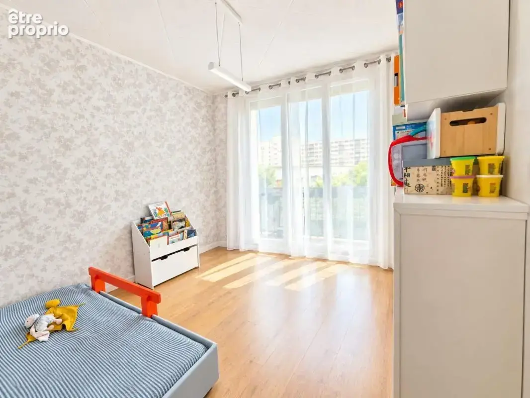 en EXCLUSIVITE sur ÉCHIROLLES — T5 de 80 m² avec balcon – 3 chambres – Cave & Parking privatif - photo 5