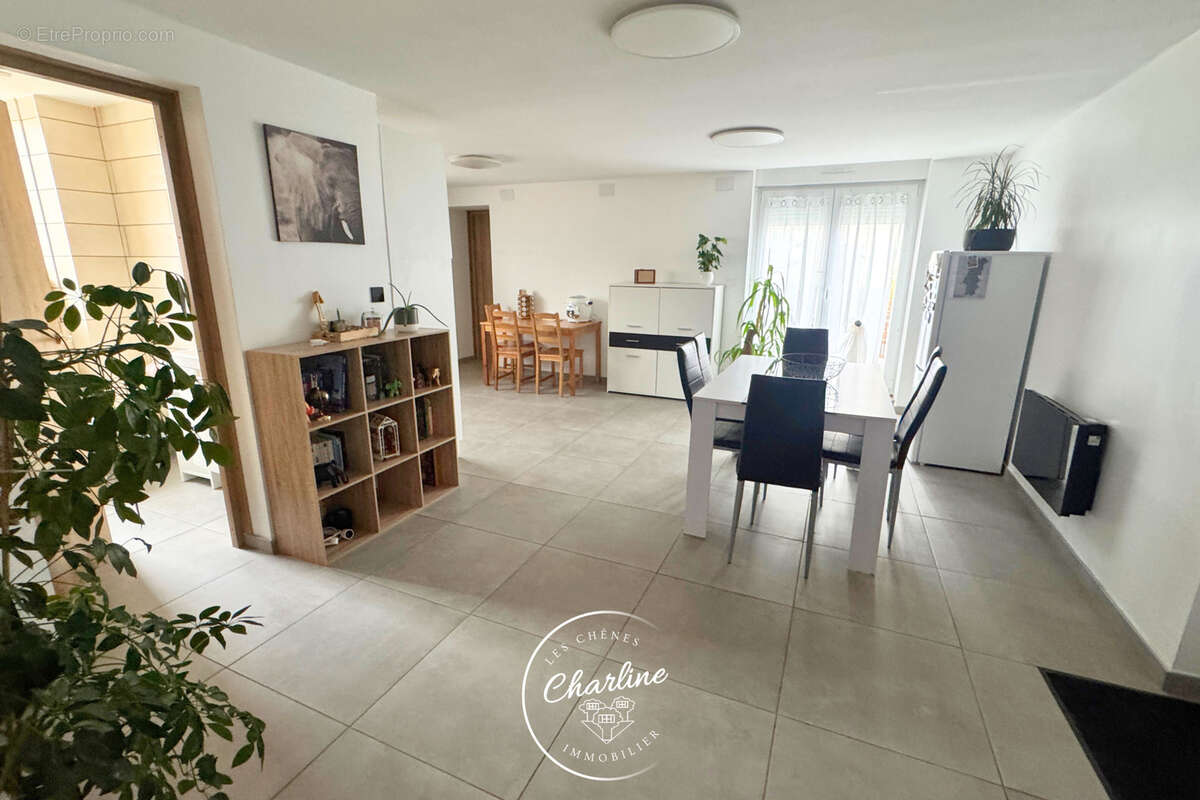 Appartement à AUBOUE