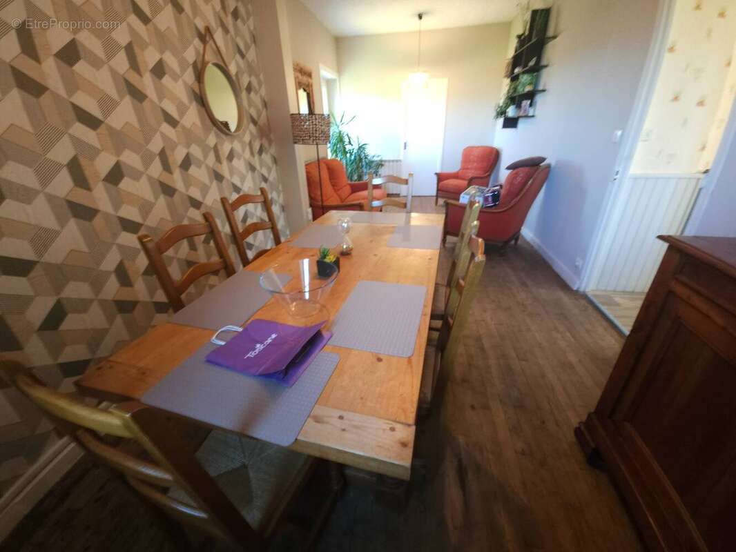 Maison à NEUVIC-ENTIER