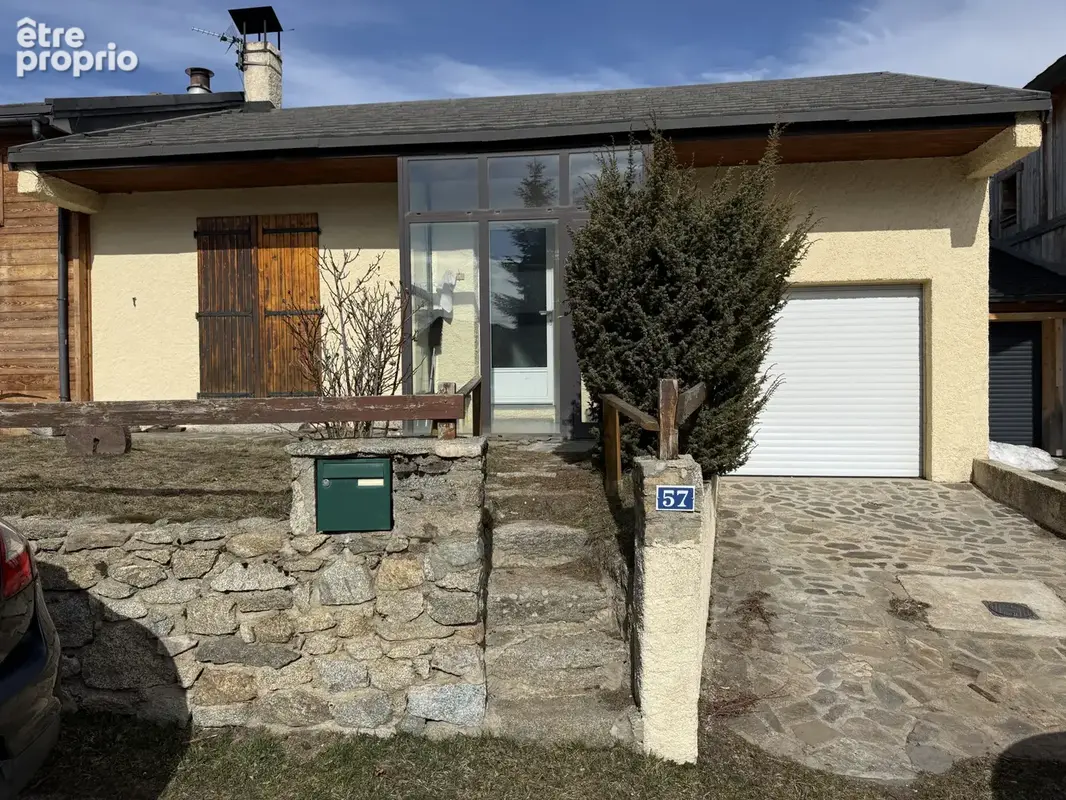 Maison de plain pied avec jardin et garage - photo 1