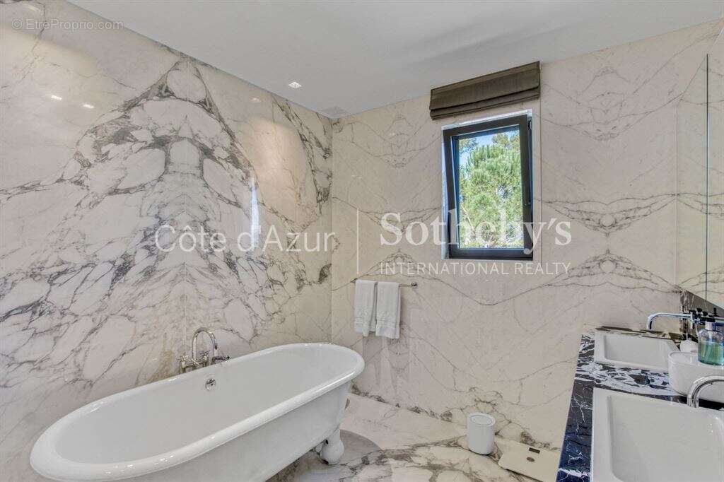 Maison à TOURRETTES