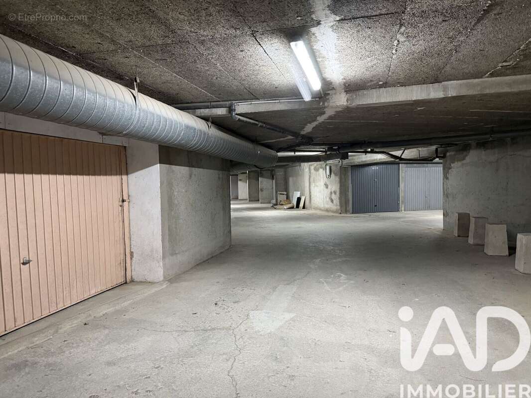 Photo 4 - Parking à LE BARCARES