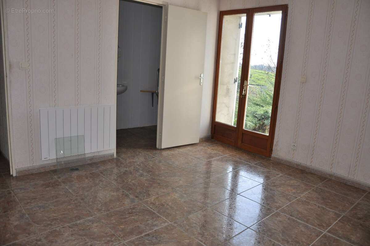 Jolie longère à la campagne, avec 6 chambres et 5610 m2 de terrain - photo 10