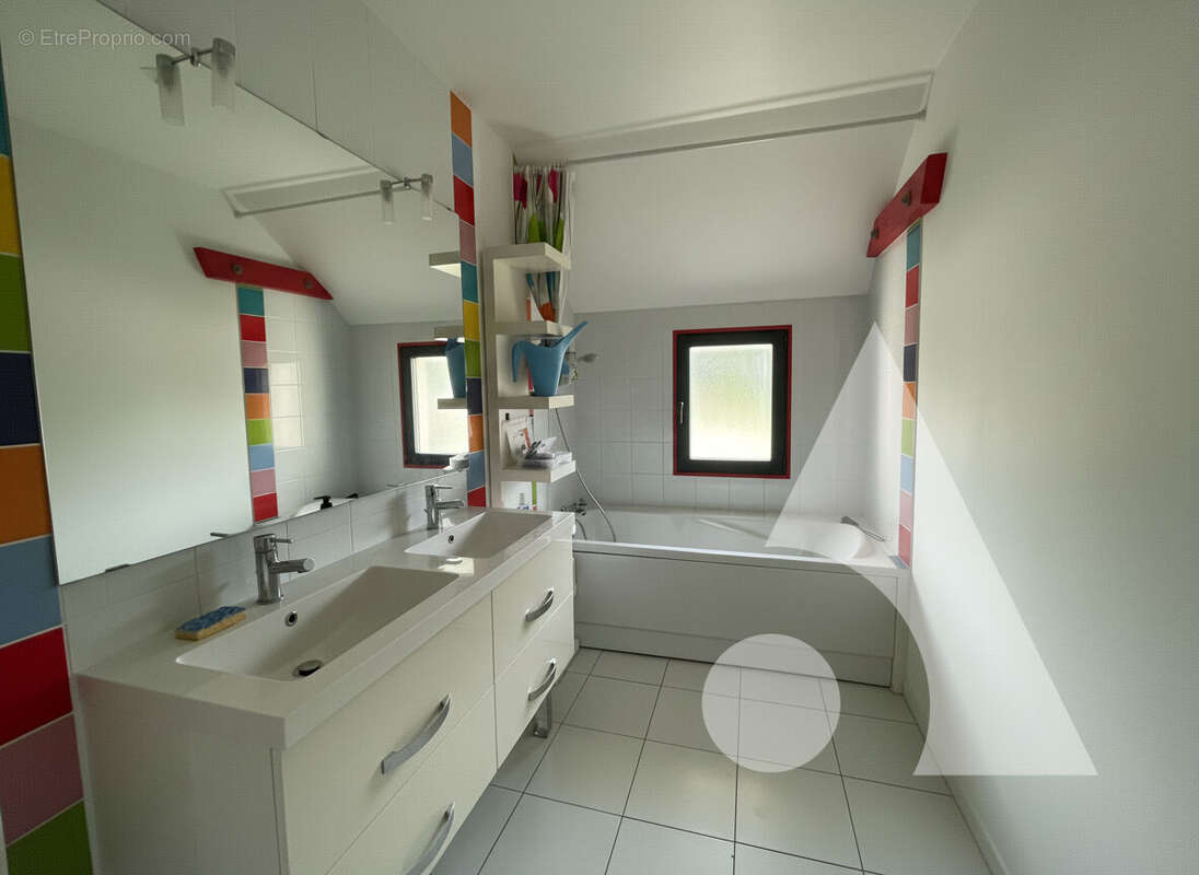 Maison à SAINTE-SAVINE