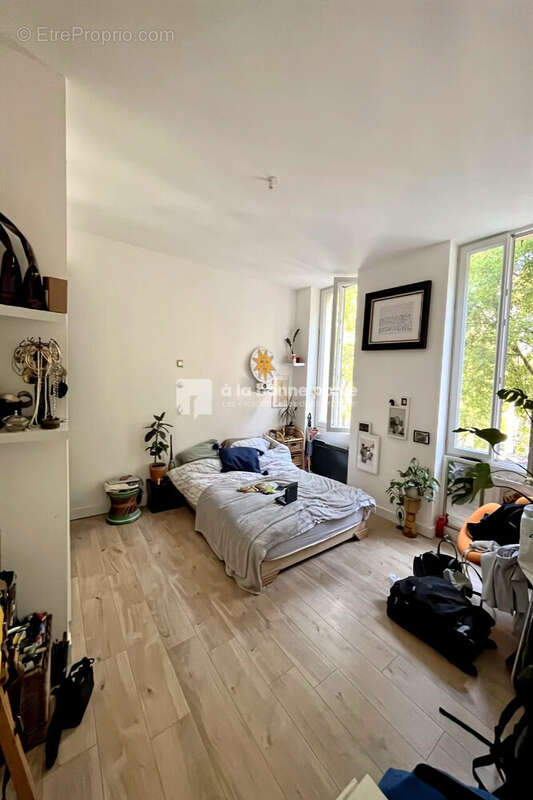 Appartement 64 m² à Marseille-1e  - photo 5