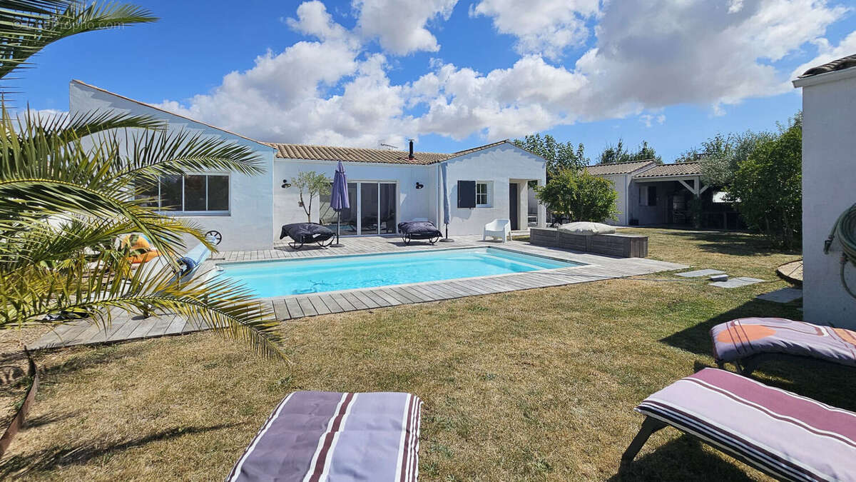 Maison à SAINTE-SOULLE