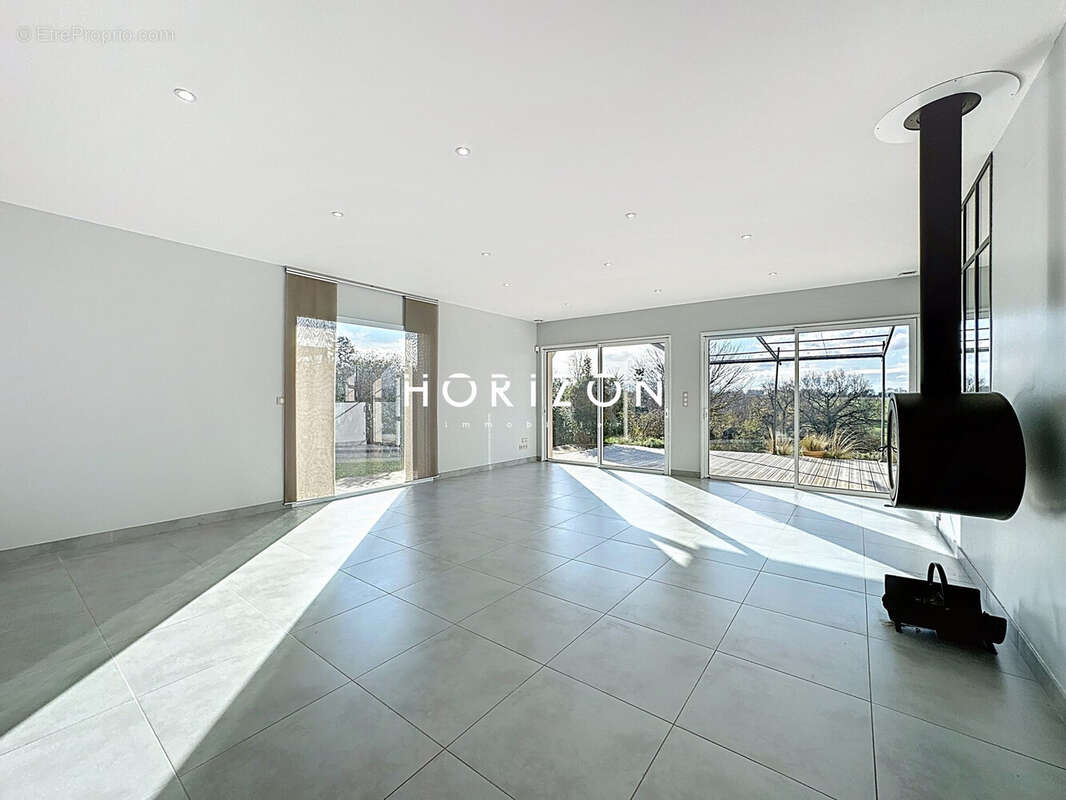 Maison à PEYZIEUX-SUR-SAONE