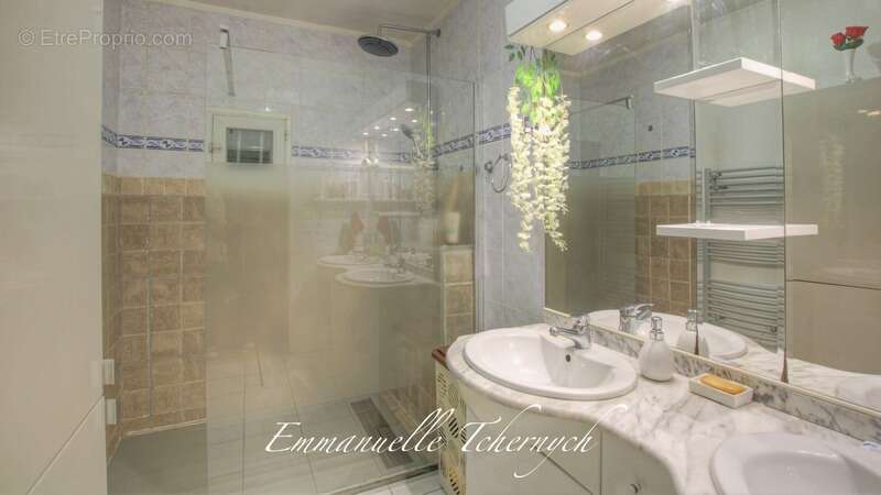 Maison à CHATEAUNEUF-LES-MARTIGUES