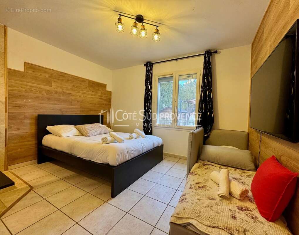 Maison à PERNES-LES-FONTAINES