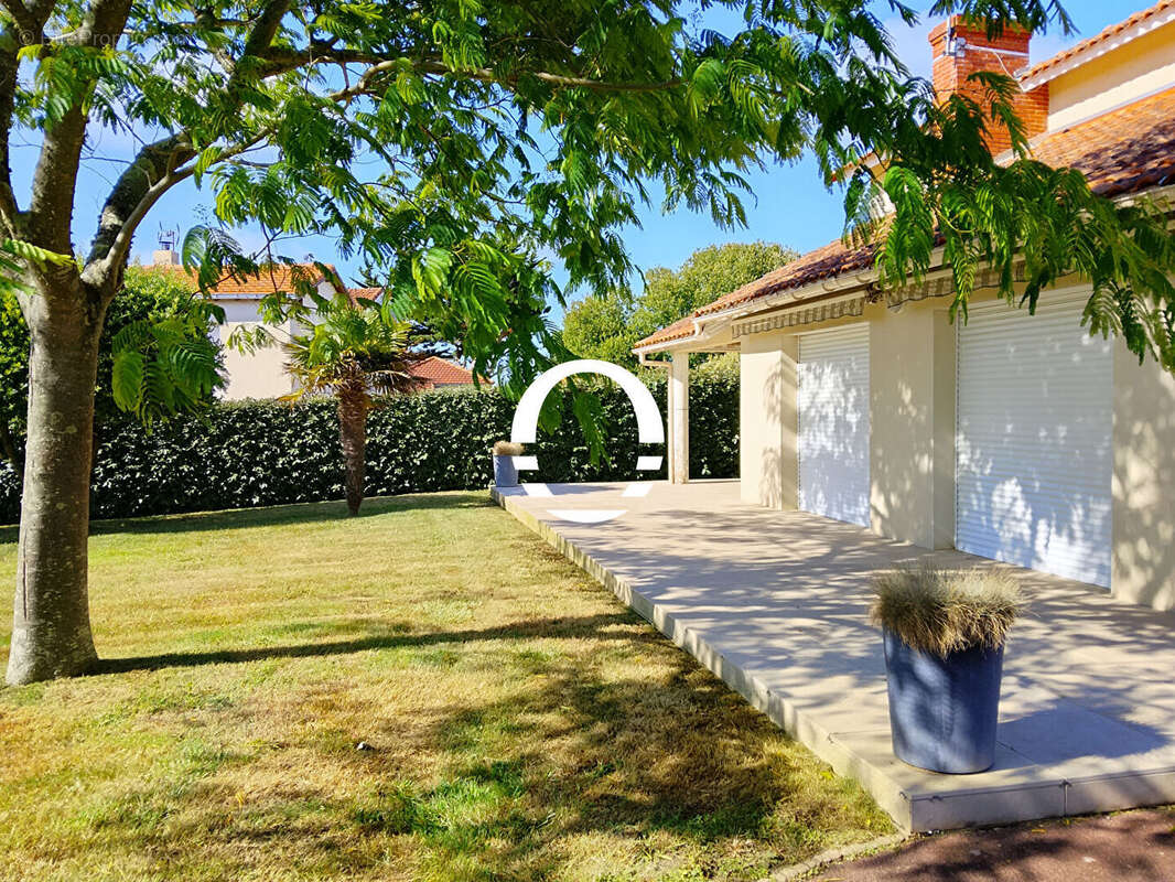 LA PLAINE SUR MER , Maison proche mer sur terrain constructible - photo 7