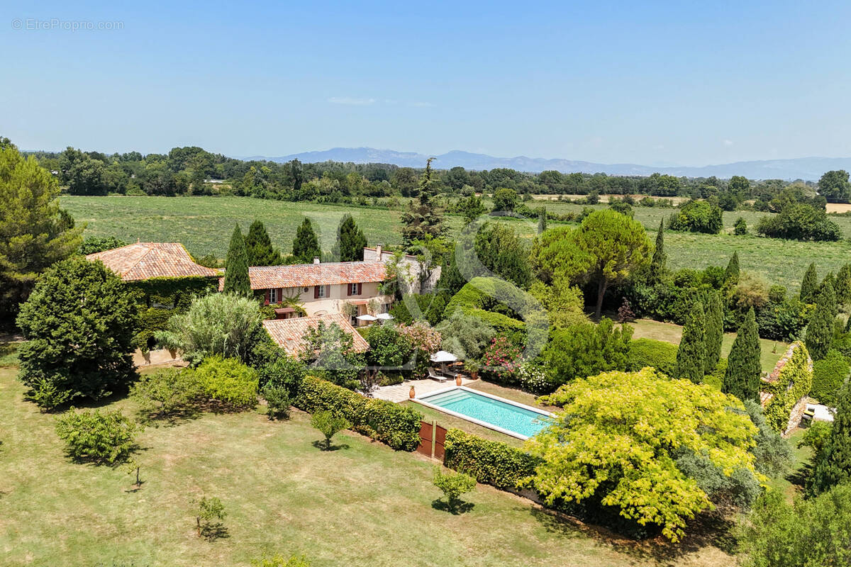 Maison à PERNES-LES-FONTAINES