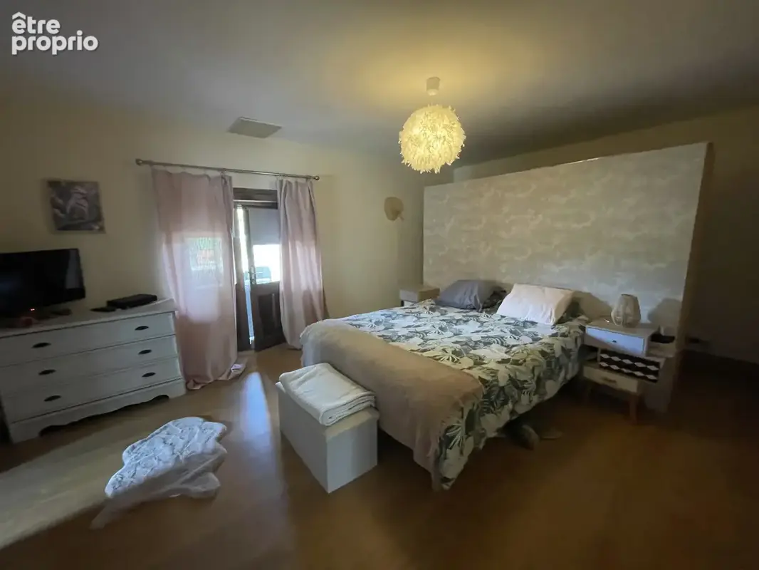 Maison de 248 m2 - 6 pièces - photo 13