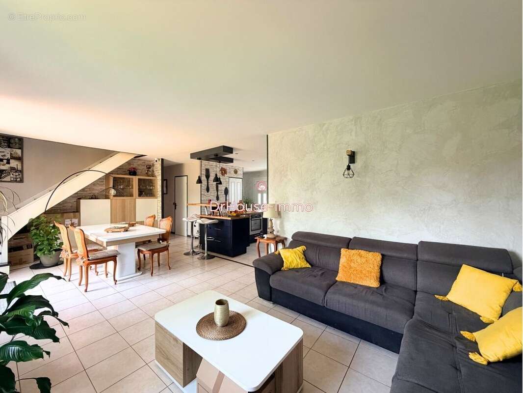 Maison à LUMIGNY-NESLES-ORMEAUX