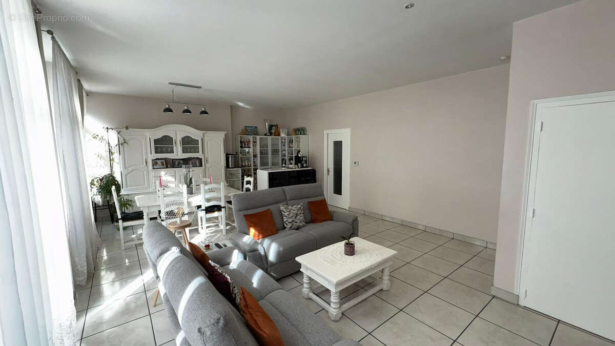 Appartement à SAINT-ETIENNE