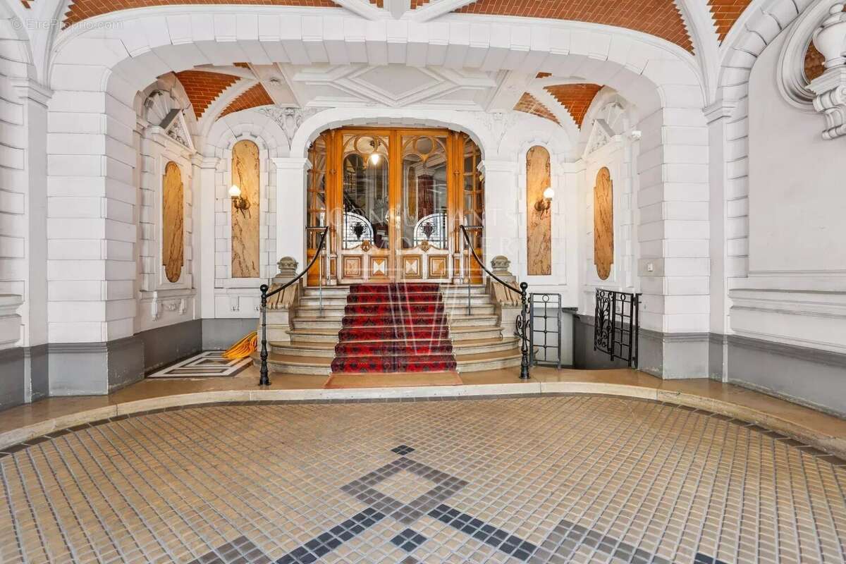 Appartement à PARIS-17E