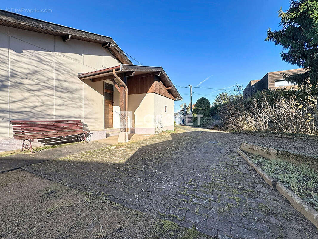 Maison à JASSANS-RIOTTIER