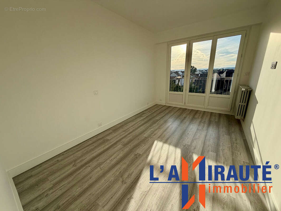 Appartement à SARTROUVILLE